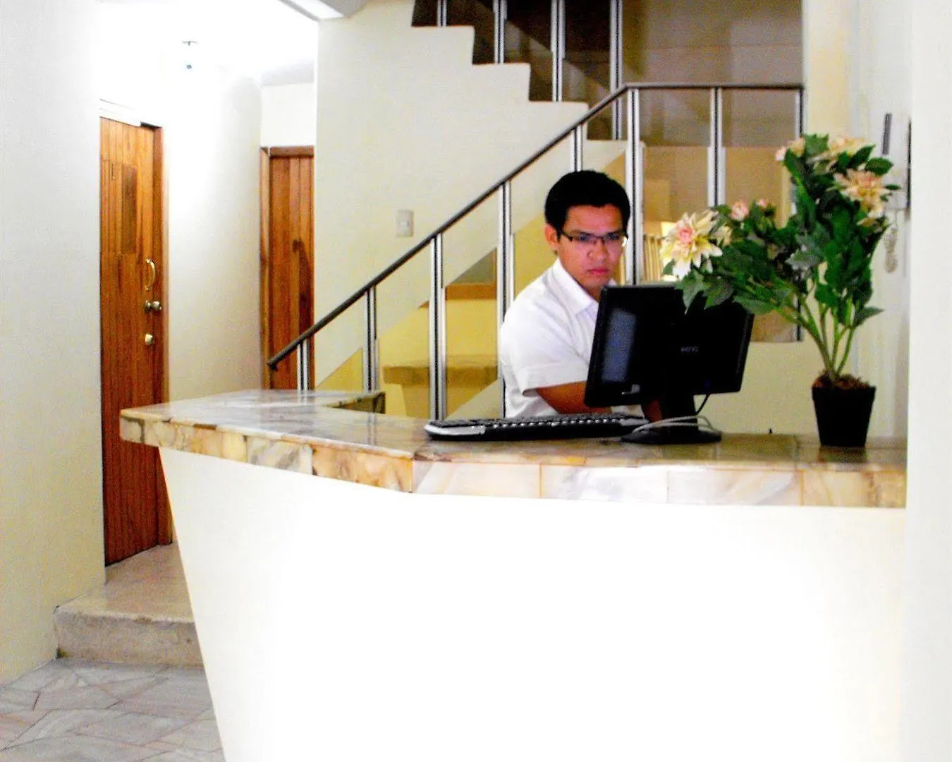 North Star Hostal Guayaquil 2*,  Ecuador